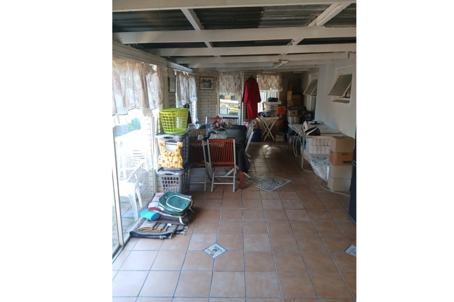 4 Bedroom Property for Sale in Hillcrest Western Cape
